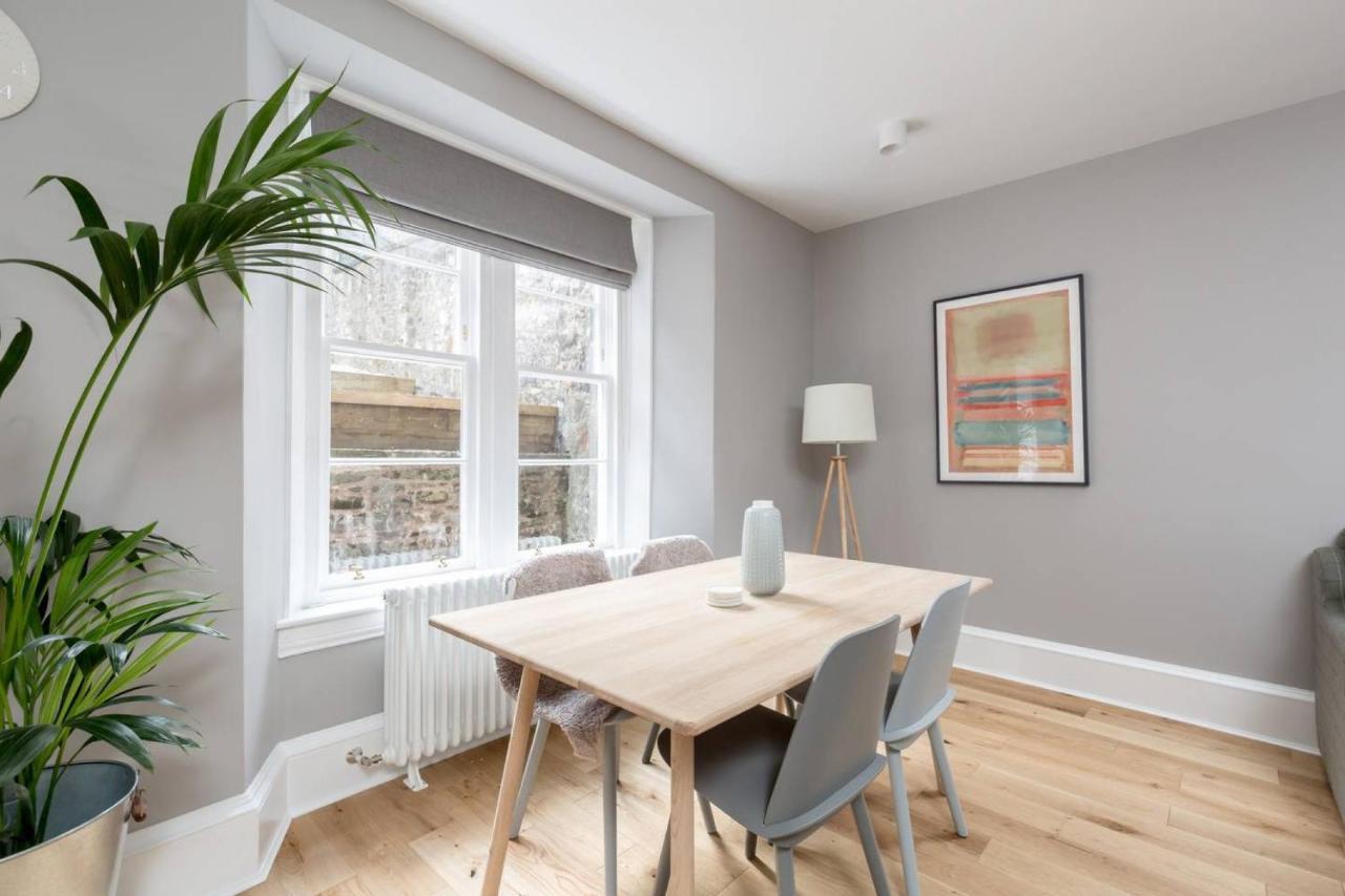 Joivy Luxurious 2Br Home Near Haymarket Station Edinburgh Exterior photo